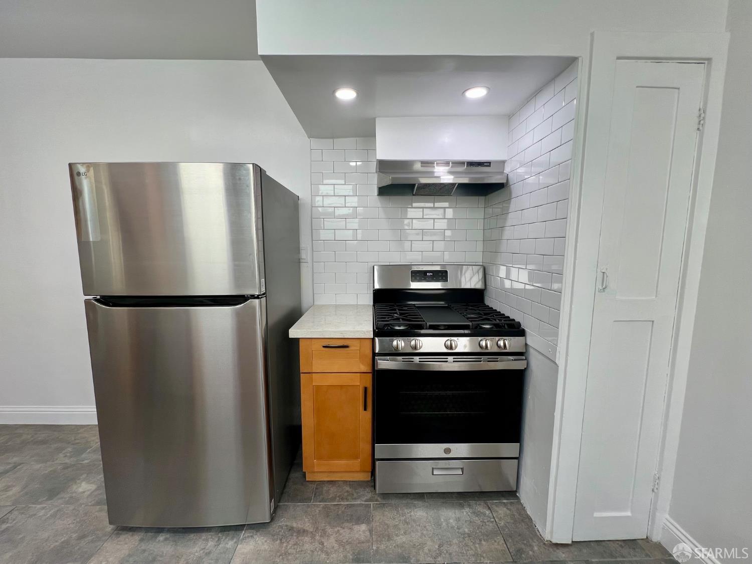 Detail Gallery Image 18 of 40 For 65 Ottawa Ave, San Francisco,  CA 94112 - 2 Beds | 1 Baths