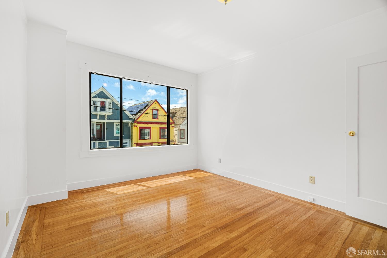Detail Gallery Image 7 of 30 For 87 Whittier St, San Francisco,  CA 94112 - 3 Beds | 1 Baths