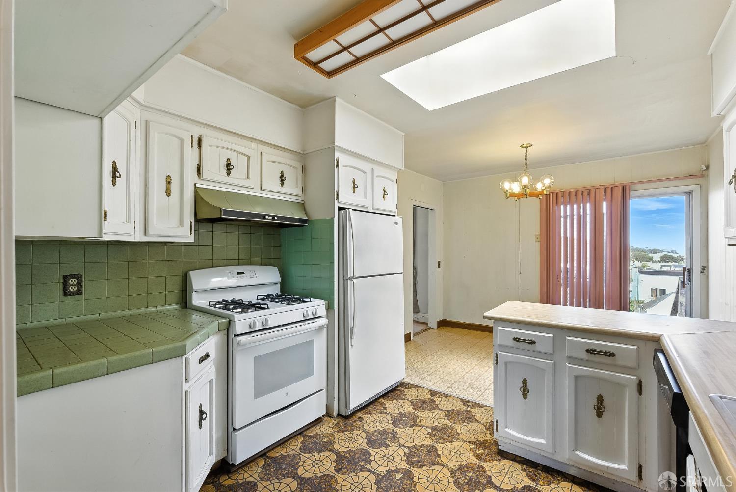 Detail Gallery Image 19 of 32 For 325 Pope St, San Francisco,  CA 94112 - 3 Beds | 2 Baths