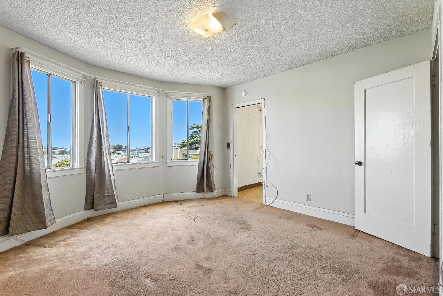 Detail Gallery Image 11 of 32 For 325 Pope St, San Francisco,  CA 94112 - 3 Beds | 2 Baths