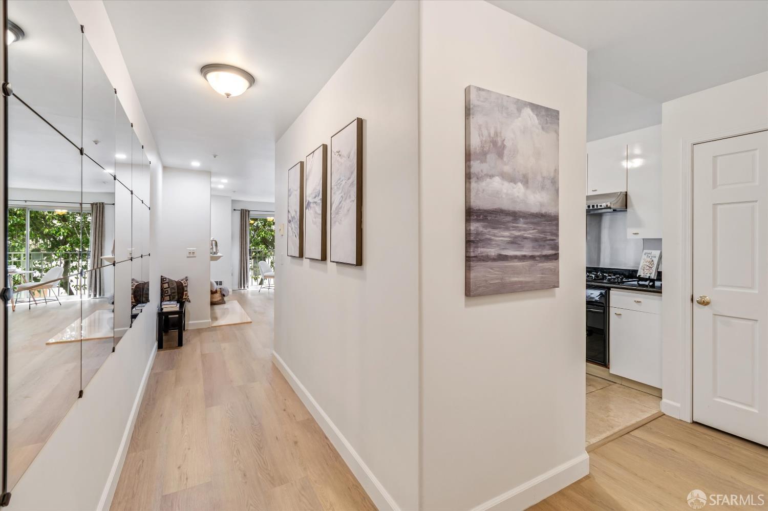 Detail Gallery Image 5 of 30 For 600 Chestnut St #211,  San Francisco,  CA 94133 - 2 Beds | 2 Baths