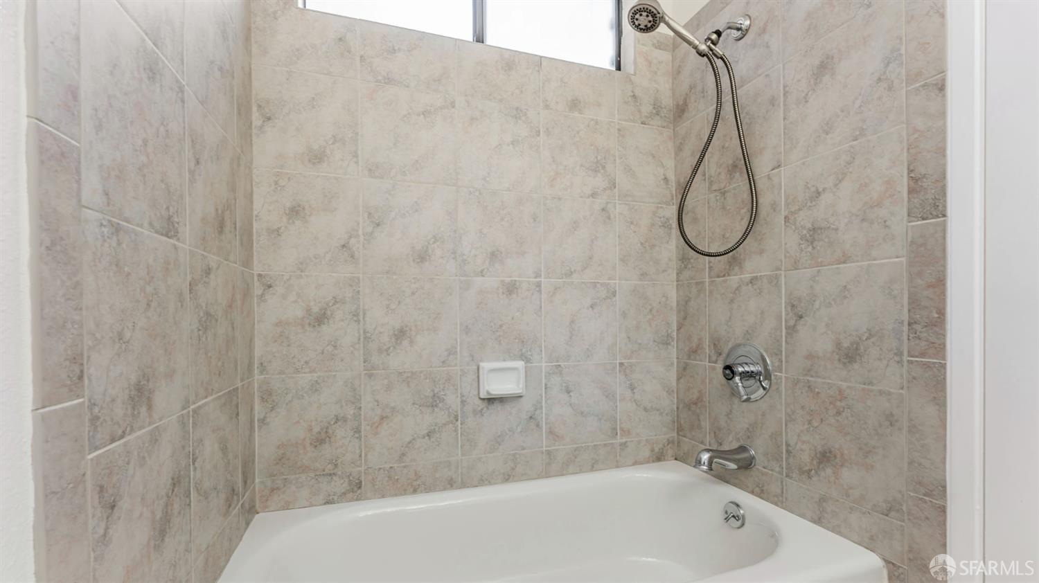 Detail Gallery Image 30 of 37 For 107 Alice Ln, El Sobrante,  CA 94803 - 2 Beds | 2 Baths
