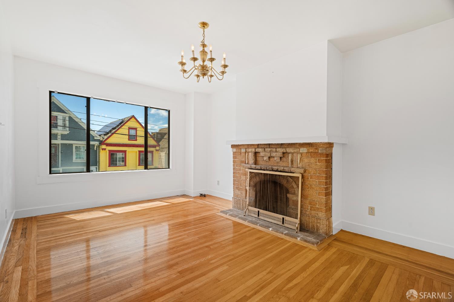 Detail Gallery Image 8 of 30 For 87 Whittier St, San Francisco,  CA 94112 - 3 Beds | 1 Baths