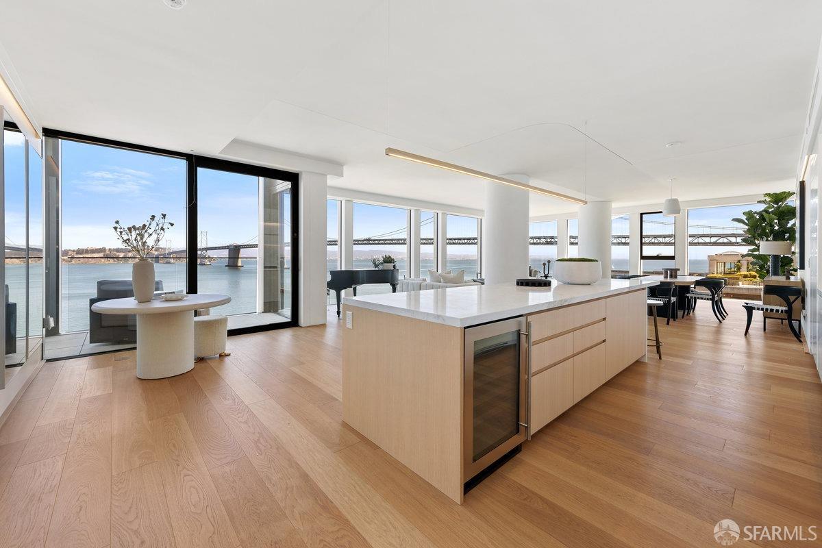Photo #2: 425060289 Listing 