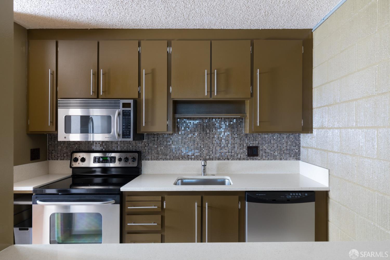 Detail Gallery Image 5 of 23 For 1 1 Kelton Court, Oakland, Ca Ct 1e,  Oakland,  CA 94611 - 1 Beds | 1 Baths