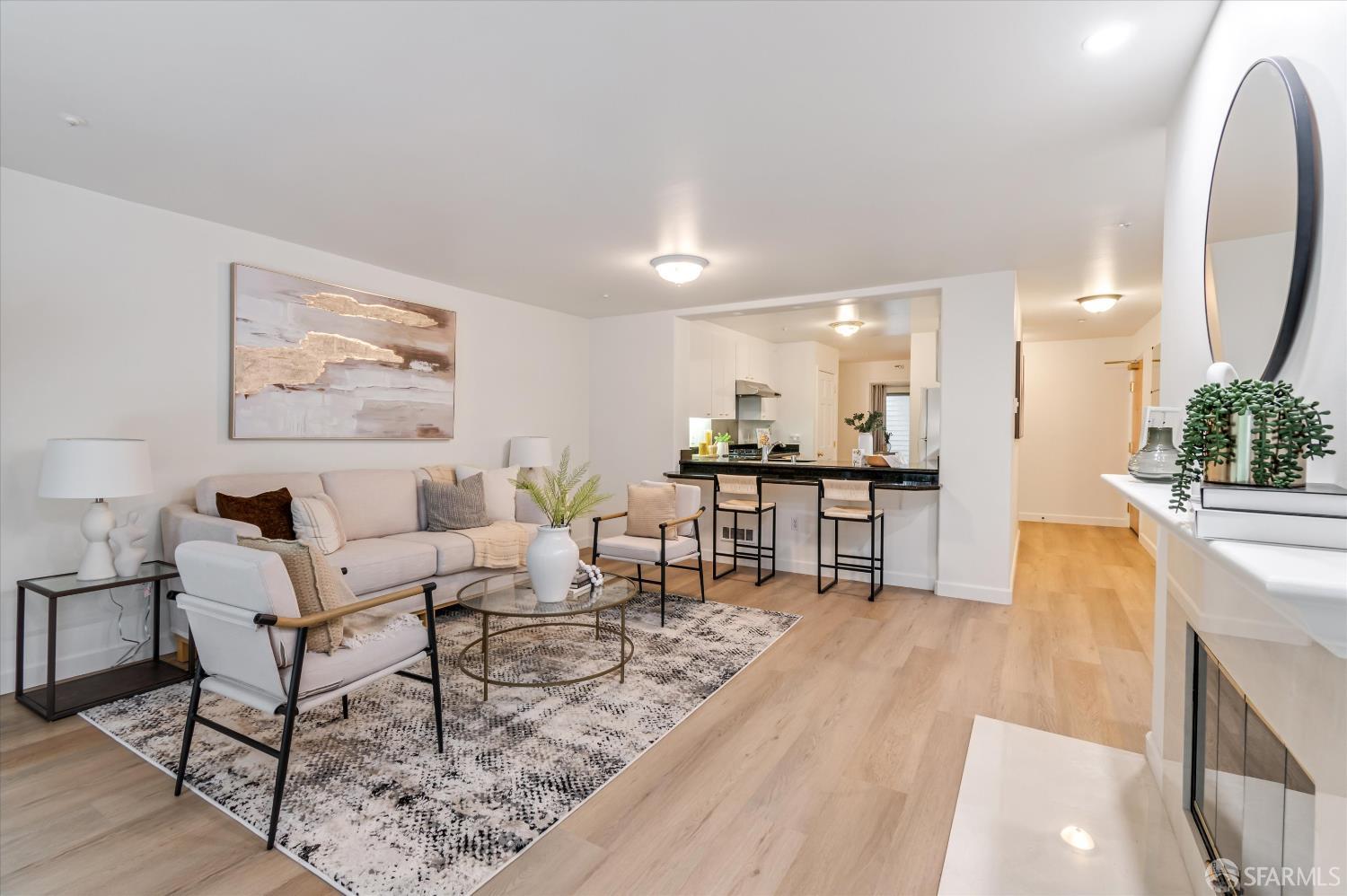 Detail Gallery Image 3 of 30 For 600 Chestnut St #211,  San Francisco,  CA 94133 - 2 Beds | 2 Baths