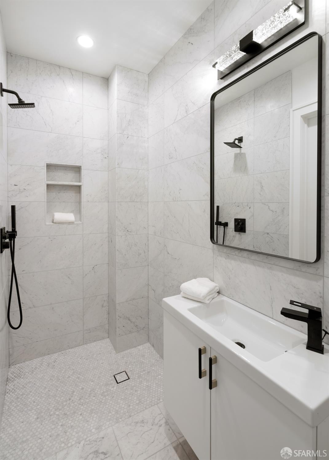 Detail Gallery Image 21 of 28 For 4822 19th St, San Francisco,  CA 94114 - 4 Beds | 4/1 Baths