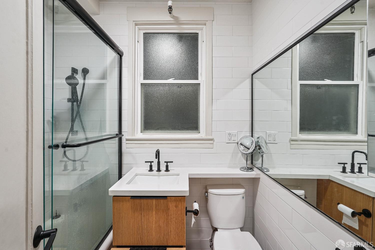 Detail Gallery Image 12 of 15 For 2415 Van Ness Ave #202,  San Francisco,  CA 94109 - 1 Beds | 1 Baths
