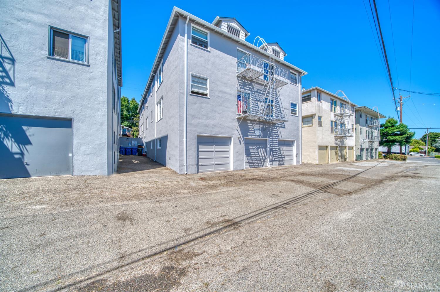 Detail Gallery Image 3 of 8 For 4111 Beresford St, San Mateo,  CA 94403 - – Beds | – Baths