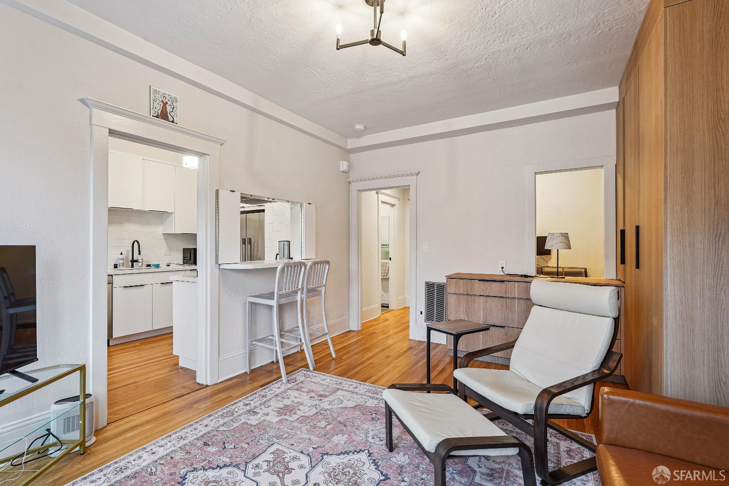 Detail Gallery Image 6 of 15 For 2415 Van Ness Ave #202,  San Francisco,  CA 94109 - 1 Beds | 1 Baths