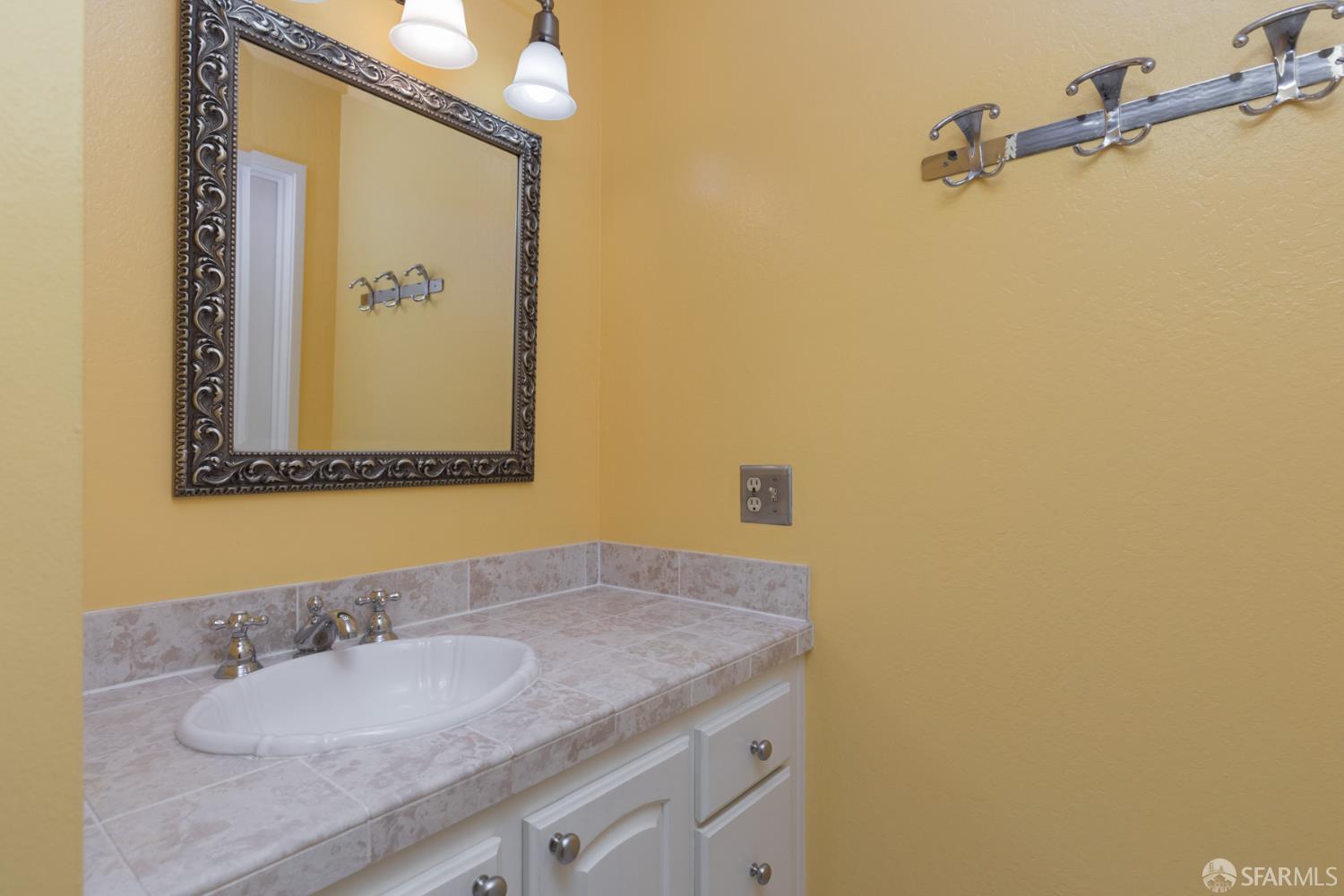 Detail Gallery Image 13 of 23 For 1 1 Kelton Court, Oakland, Ca Ct 1e,  Oakland,  CA 94611 - 1 Beds | 1 Baths