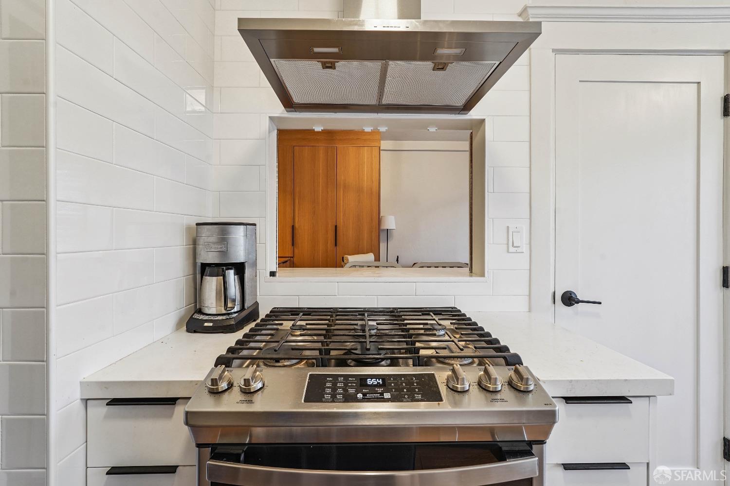 Detail Gallery Image 11 of 15 For 2415 Van Ness Ave #202,  San Francisco,  CA 94109 - 1 Beds | 1 Baths
