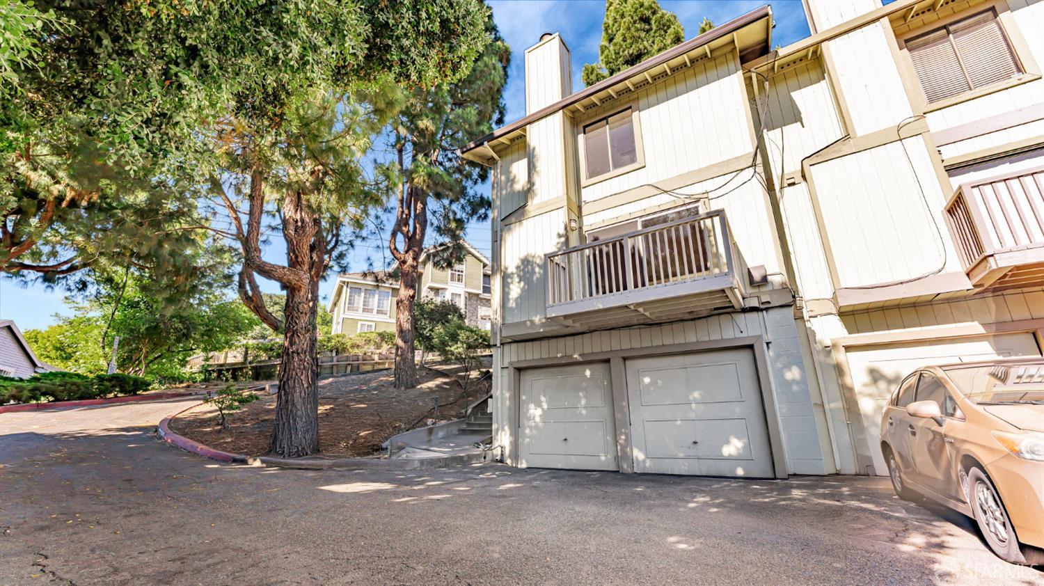Detail Gallery Image 2 of 37 For 107 Alice Ln, El Sobrante,  CA 94803 - 2 Beds | 2 Baths