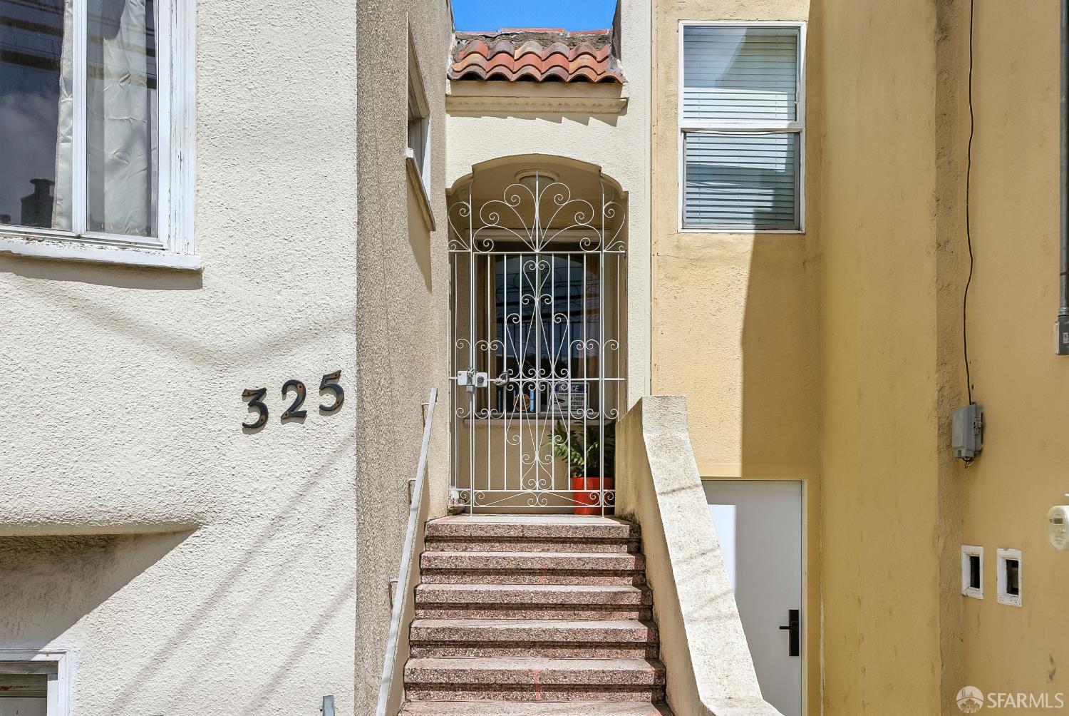 Detail Gallery Image 4 of 32 For 325 Pope St, San Francisco,  CA 94112 - 3 Beds | 2 Baths