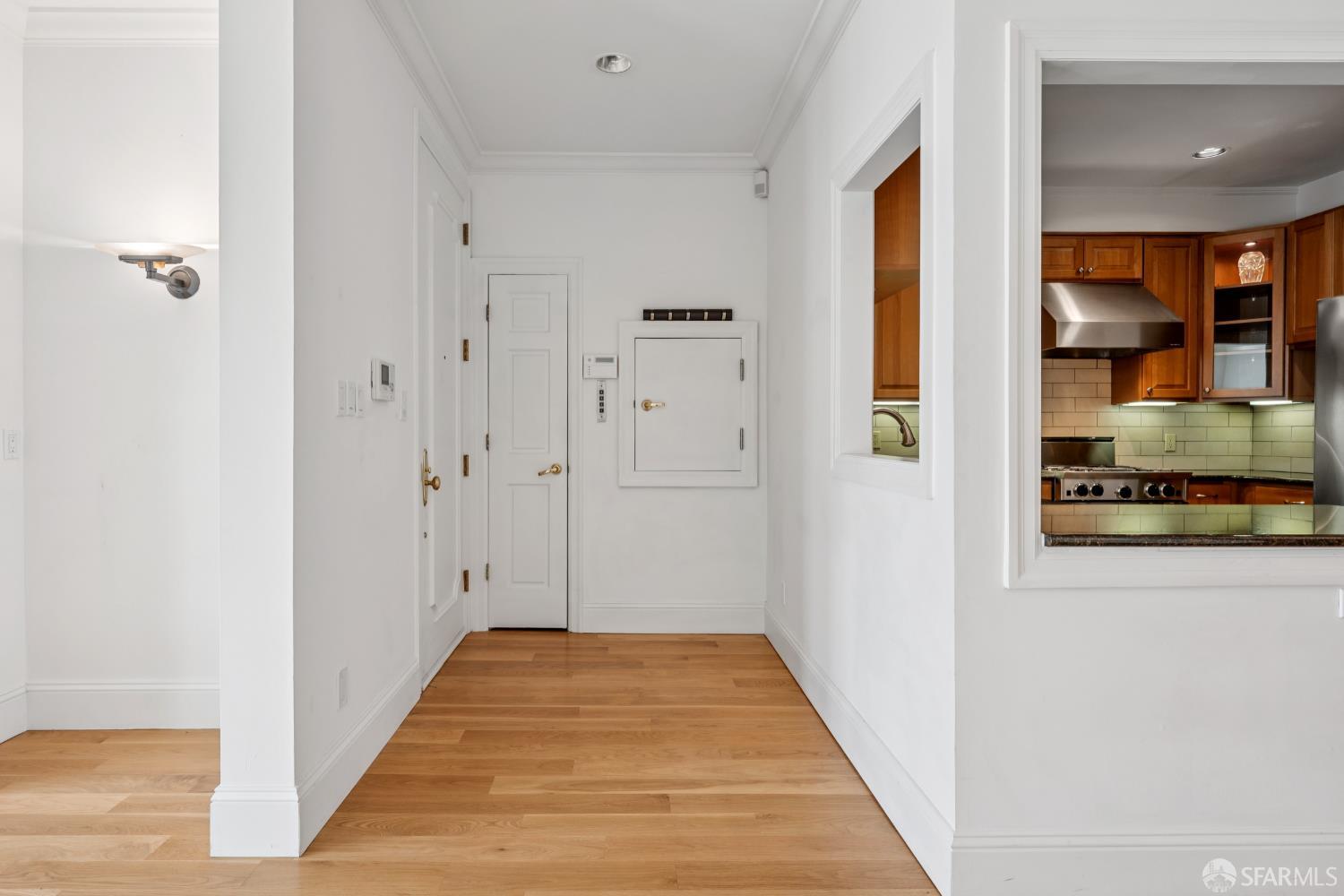 Detail Gallery Image 6 of 57 For 284 Union St, San Francisco,  CA 94133 - 2 Beds | 2 Baths
