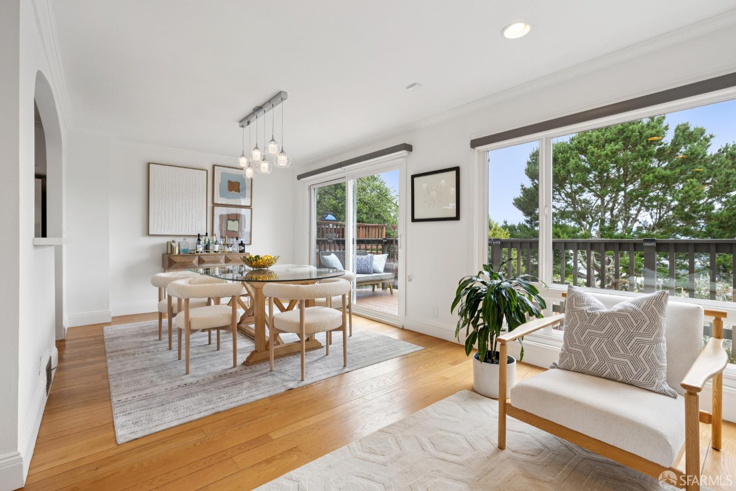 Detail Gallery Image 11 of 81 For 18 Cragmont Ave, San Francisco,  CA 94116 - 3 Beds | 3/1 Baths