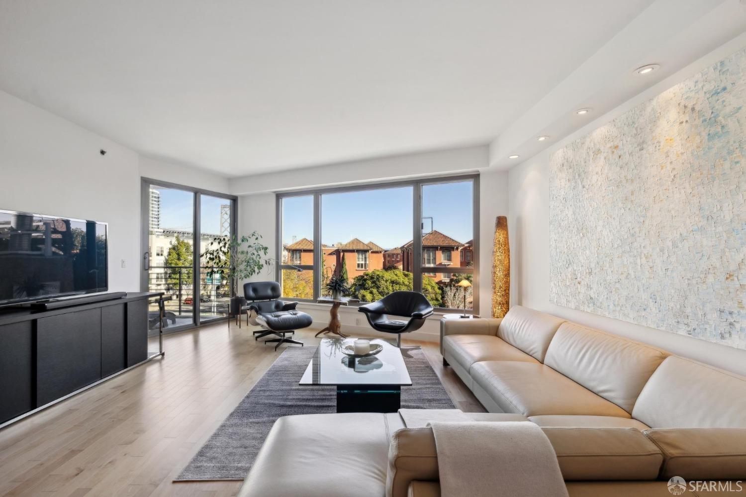 Photo #4: 425060636 Listing 
