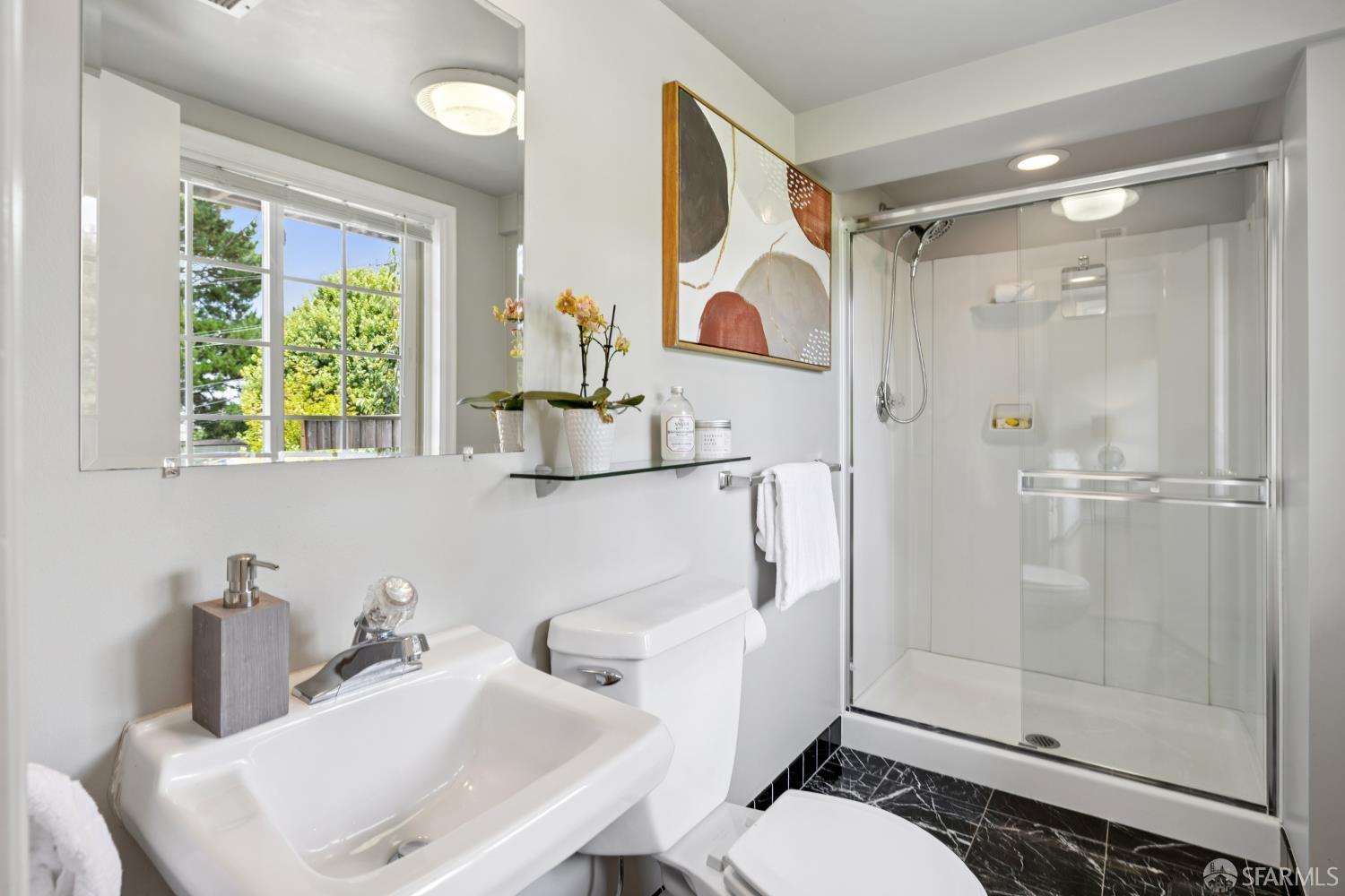 Detail Gallery Image 61 of 81 For 18 Cragmont Ave, San Francisco,  CA 94116 - 3 Beds | 3/1 Baths