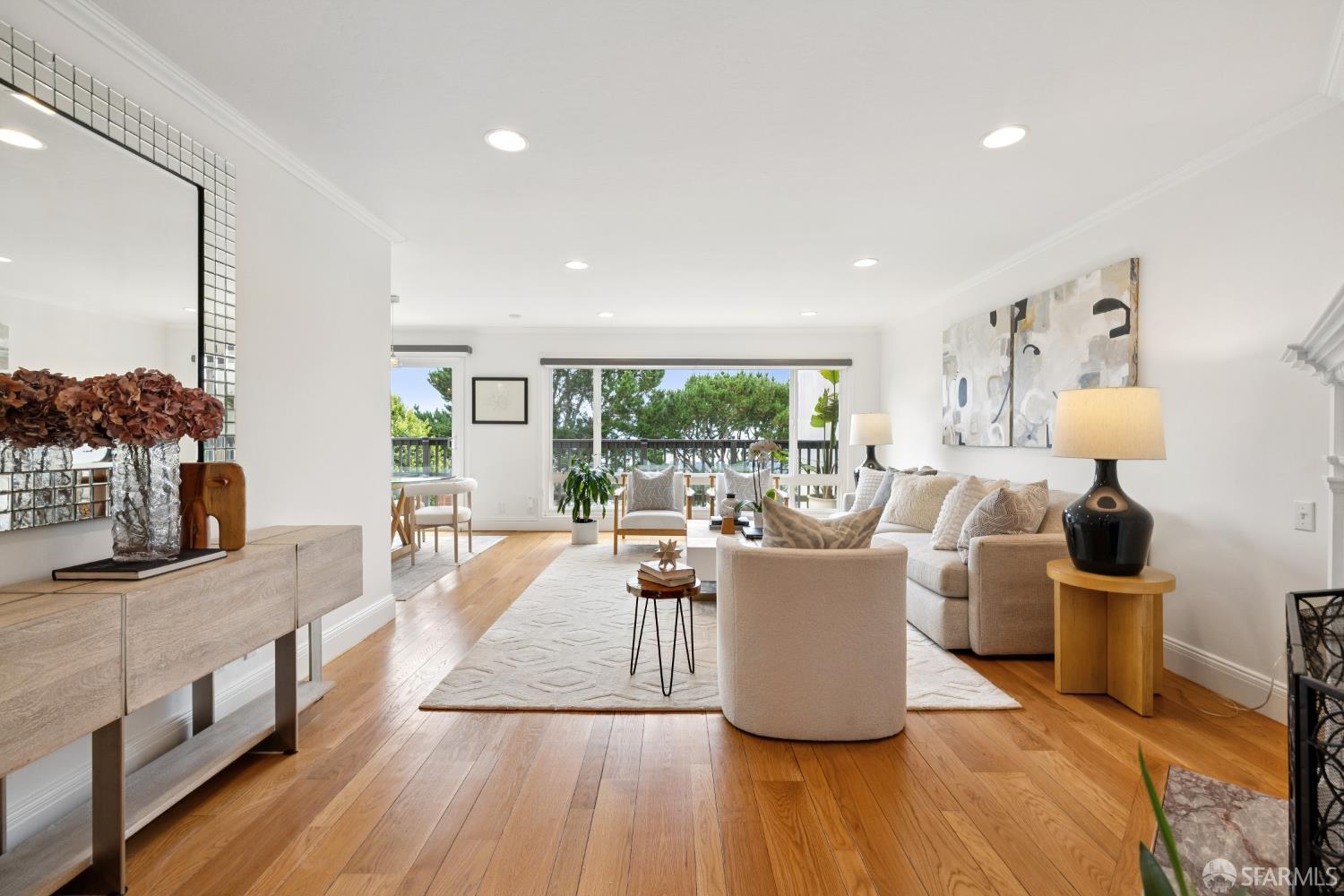 Detail Gallery Image 3 of 81 For 18 Cragmont Ave, San Francisco,  CA 94116 - 3 Beds | 3/1 Baths