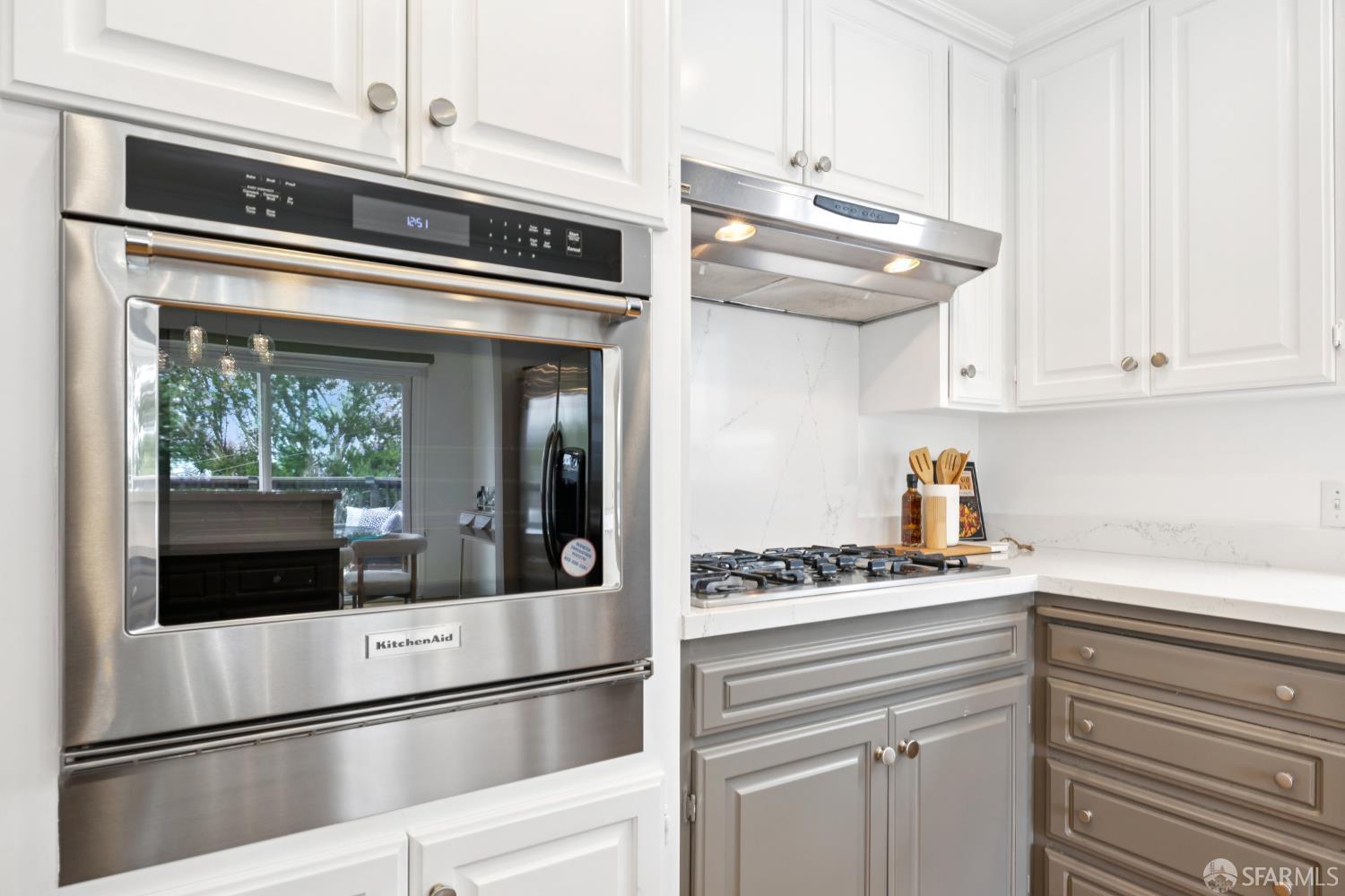 Detail Gallery Image 28 of 81 For 18 Cragmont Ave, San Francisco,  CA 94116 - 3 Beds | 3/1 Baths