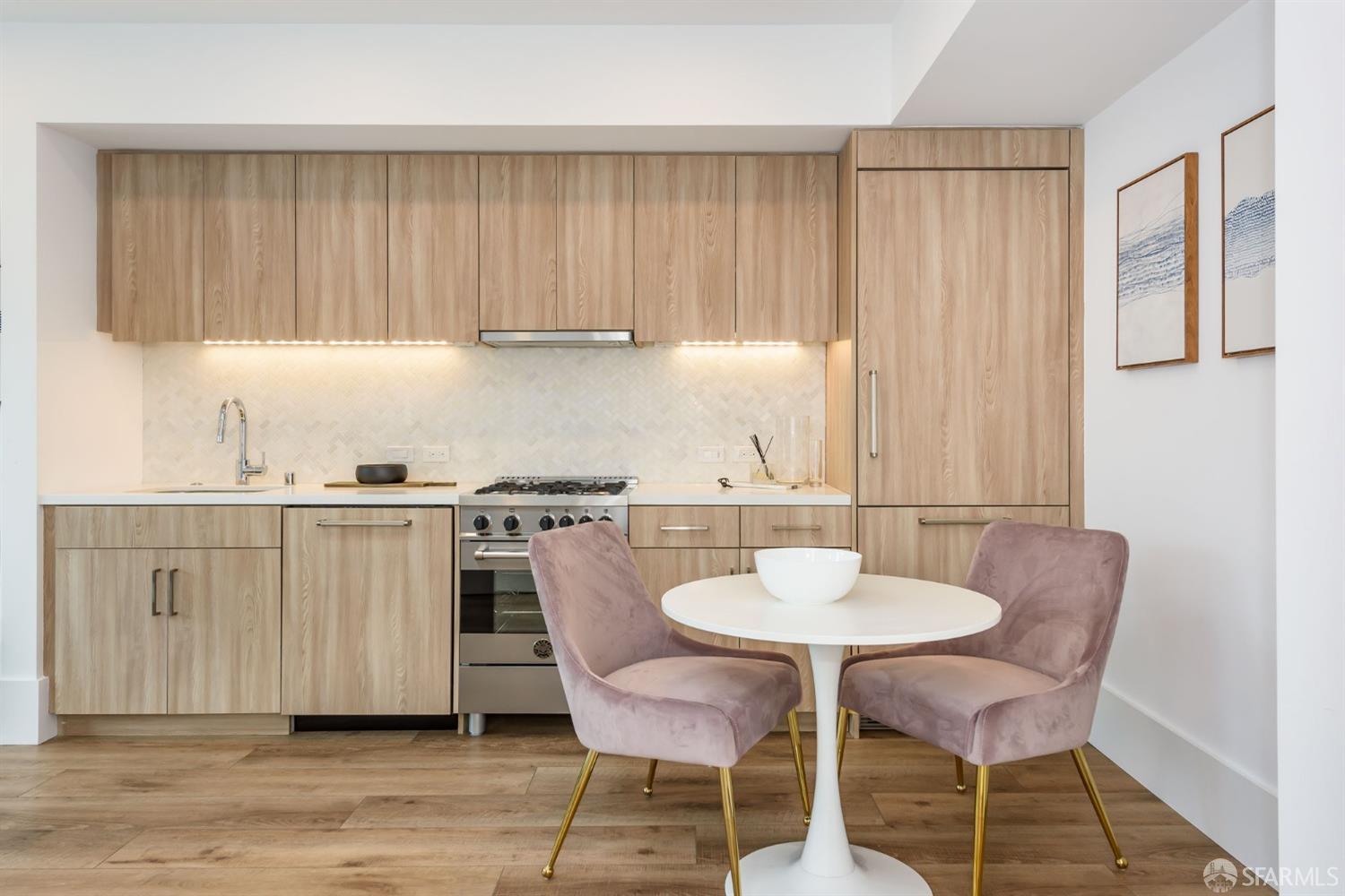 Photo #3: 425060798 Listing 