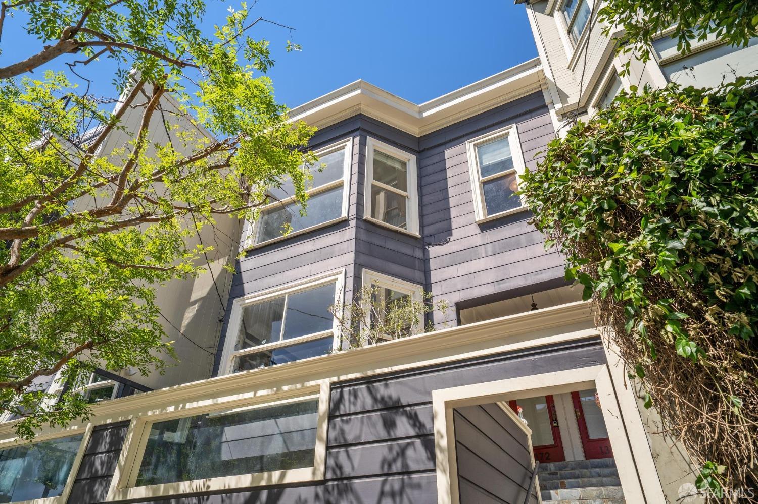 Detail Gallery Image 1 of 1 For 1370 Green St, San Francisco,  CA 94109 - 3 Beds | 2 Baths