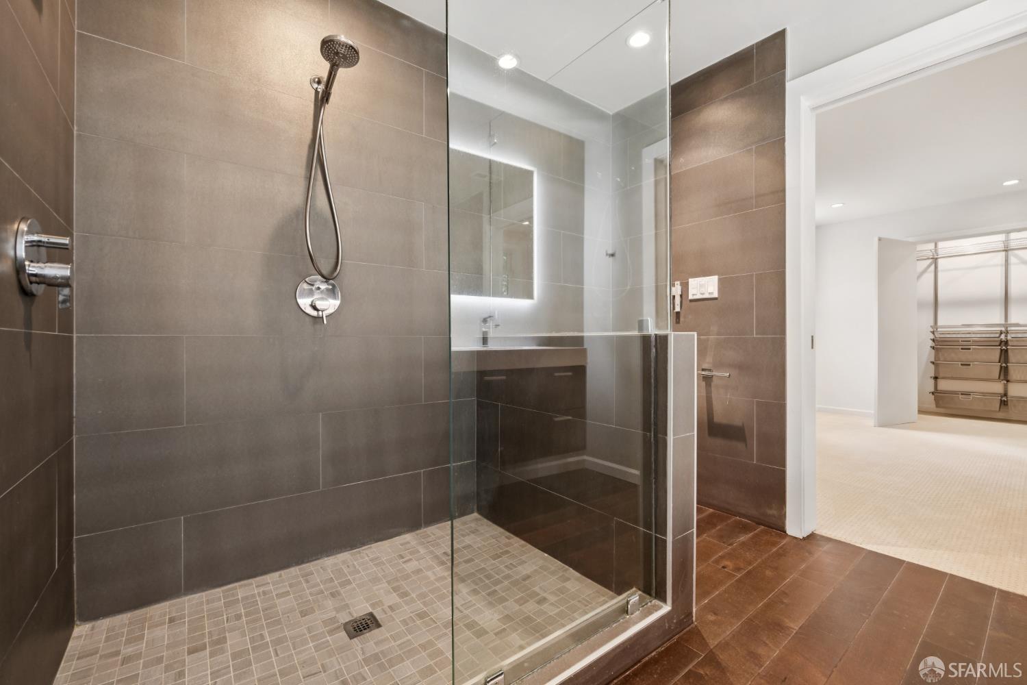 Detail Gallery Image 43 of 71 For 971 Filbert St, San Francisco,  CA 94133 - 4 Beds | 2/1 Baths