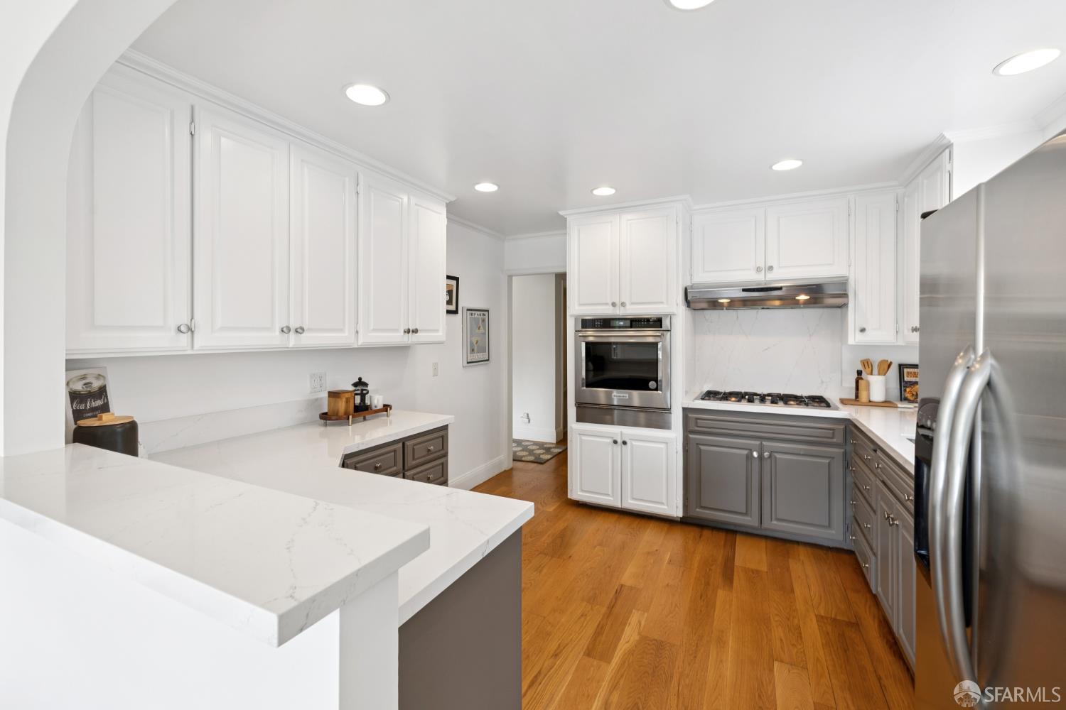 Detail Gallery Image 23 of 81 For 18 Cragmont Ave, San Francisco,  CA 94116 - 3 Beds | 3/1 Baths