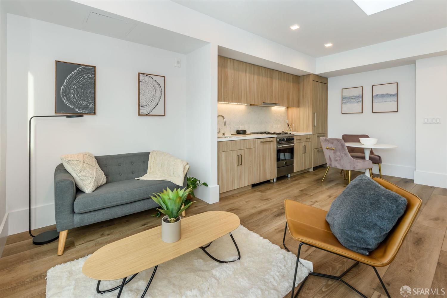 Photo #2: 425060798 Listing 