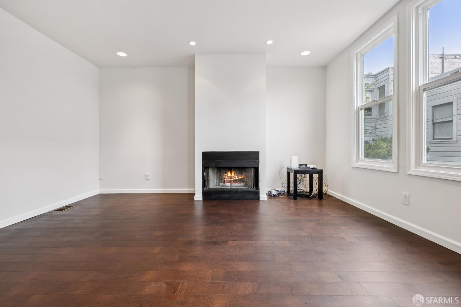 Detail Gallery Image 14 of 71 For 971 Filbert St, San Francisco,  CA 94133 - 4 Beds | 2/1 Baths
