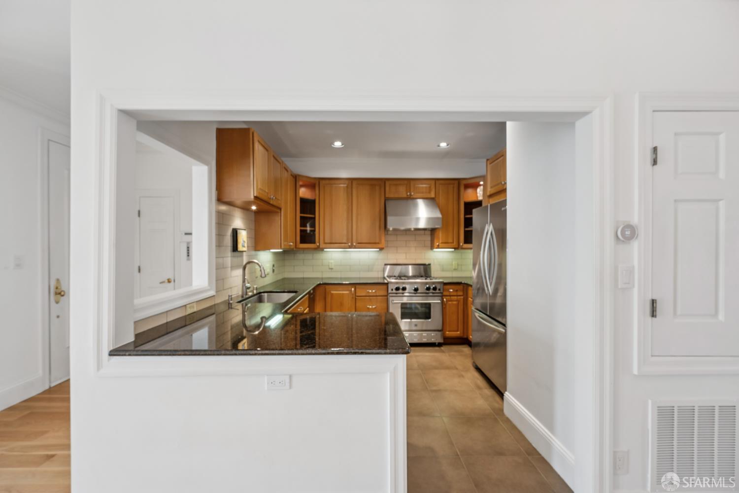 Detail Gallery Image 23 of 57 For 284 Union St, San Francisco,  CA 94133 - 2 Beds | 2 Baths