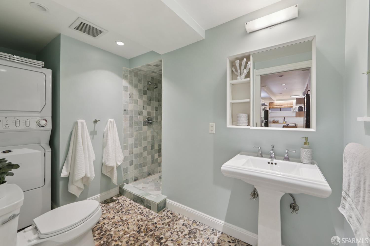 Detail Gallery Image 14 of 26 For 529 Broderick St a,  San Francisco,  CA 94117 - 1 Beds | 1 Baths