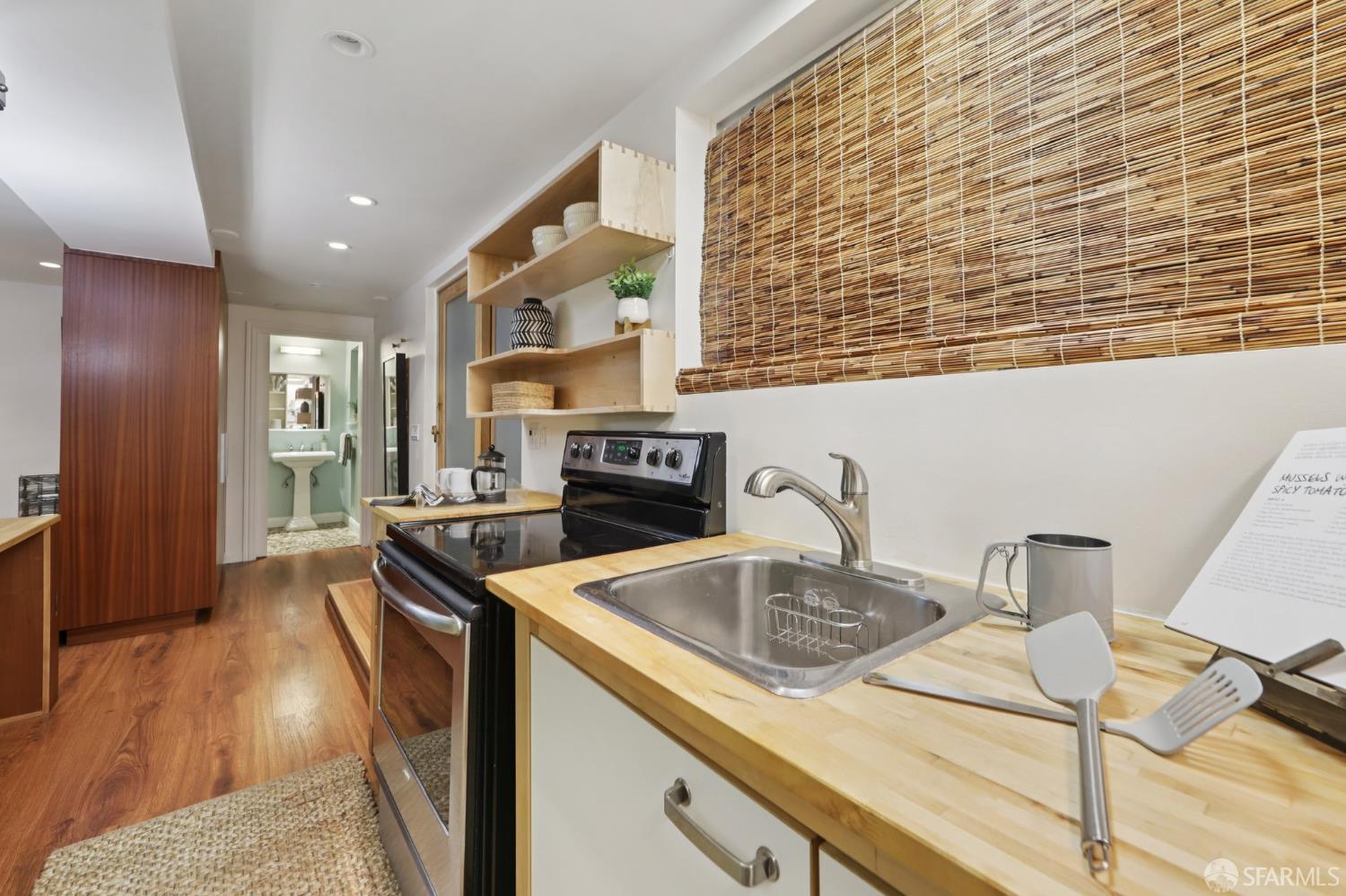 Detail Gallery Image 13 of 26 For 529 Broderick St a,  San Francisco,  CA 94117 - 1 Beds | 1 Baths