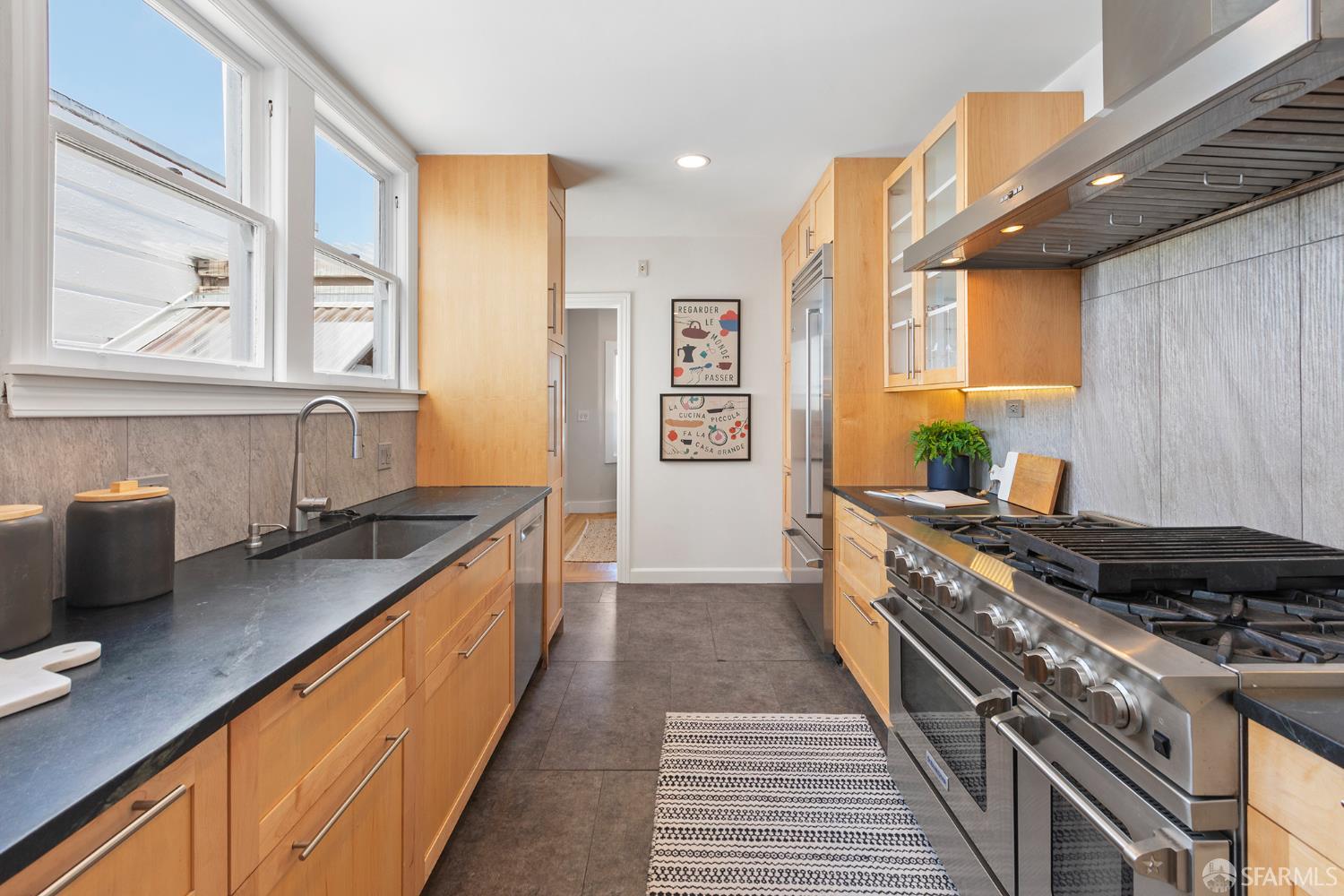 Detail Gallery Image 14 of 58 For 58 Sala Ter, San Francisco,  CA 94112 - 2 Beds | 2 Baths