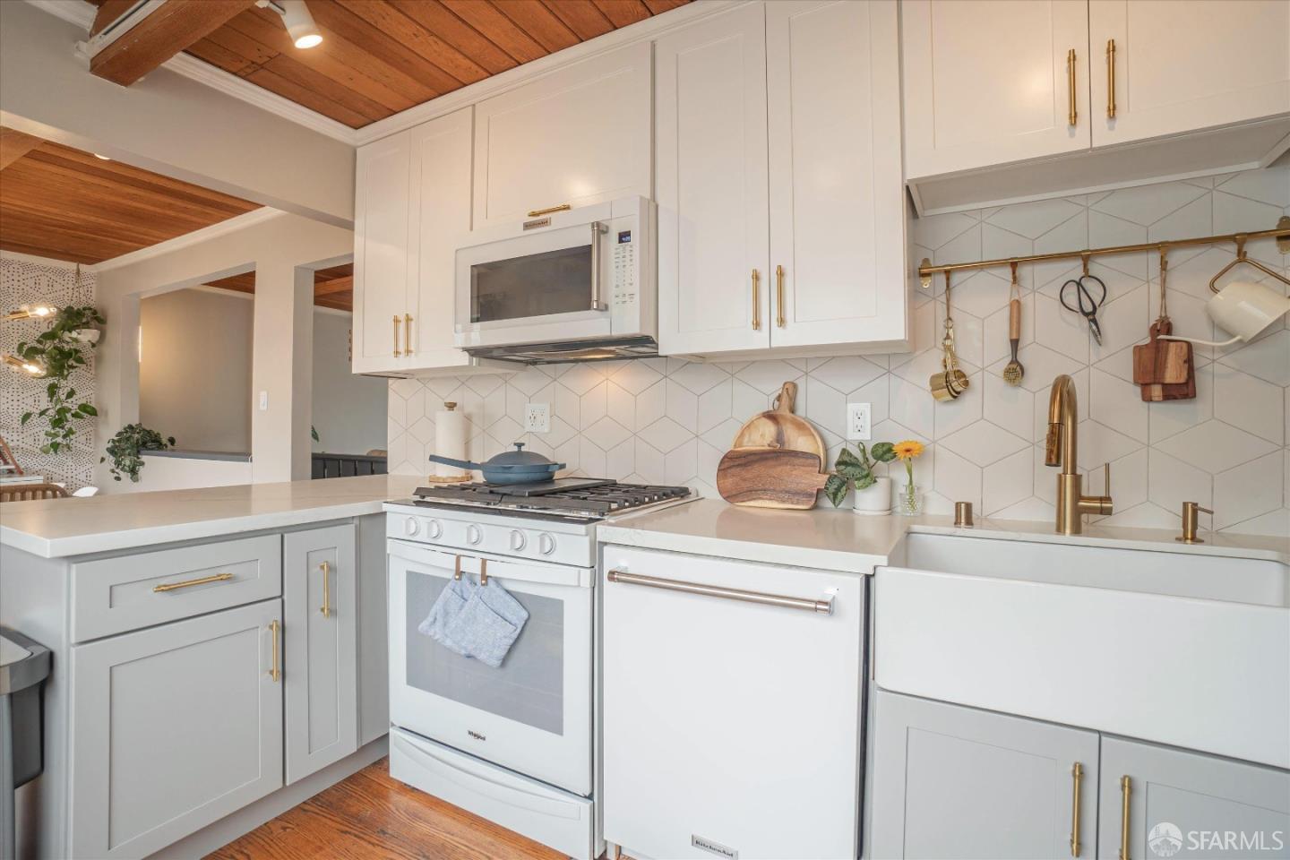 Detail Gallery Image 9 of 47 For 328 Peoria St, Daly City,  CA 94014 - 2 Beds | 1 Baths