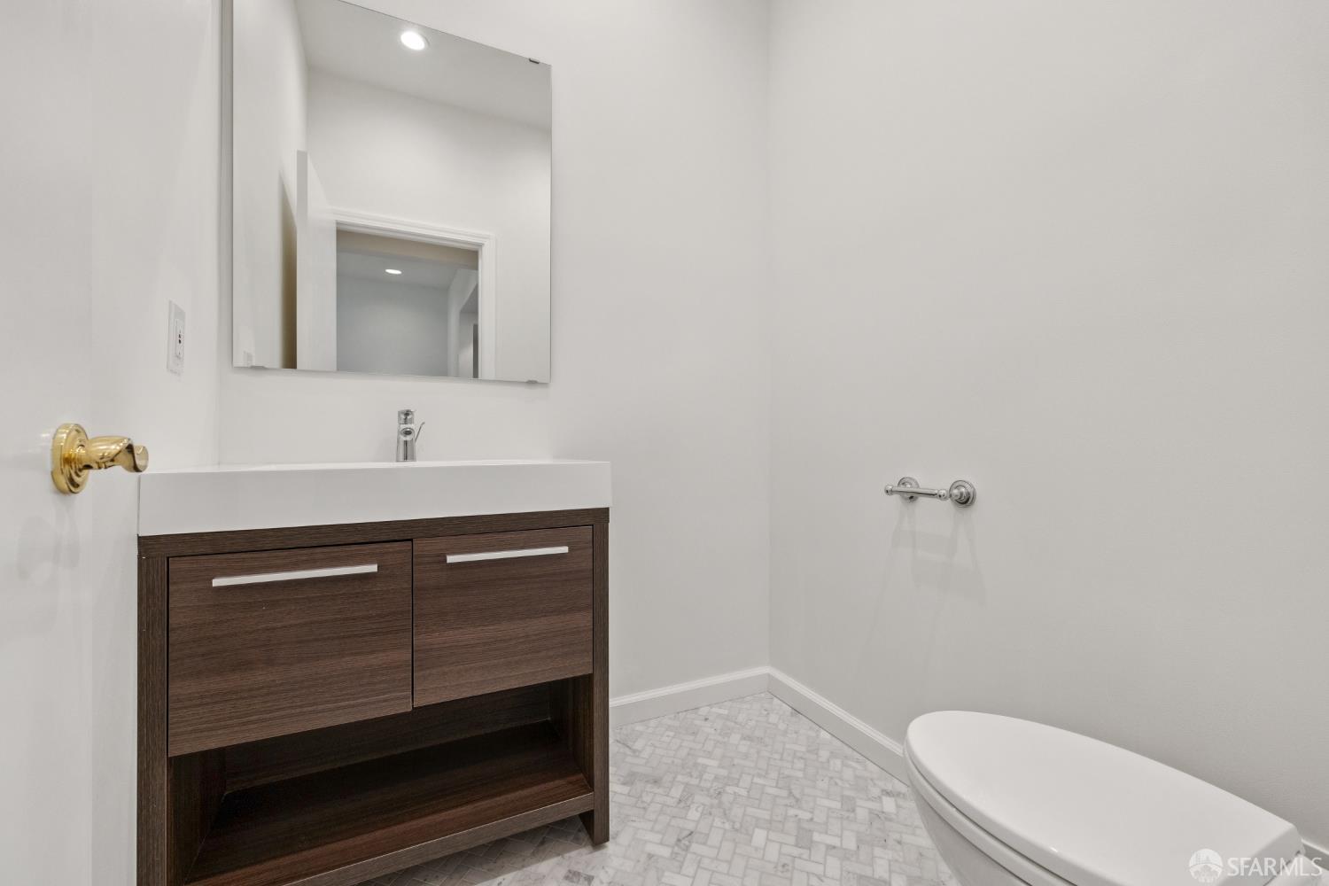 Detail Gallery Image 32 of 71 For 971 Filbert St, San Francisco,  CA 94133 - 4 Beds | 2/1 Baths