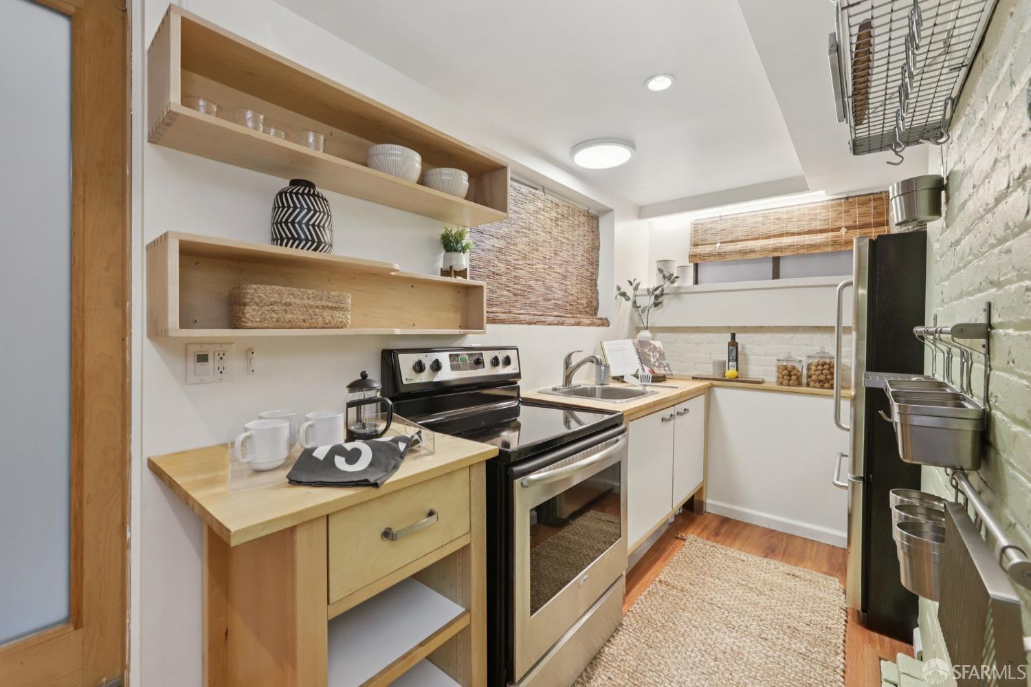 Detail Gallery Image 12 of 26 For 529 Broderick St a,  San Francisco,  CA 94117 - 1 Beds | 1 Baths
