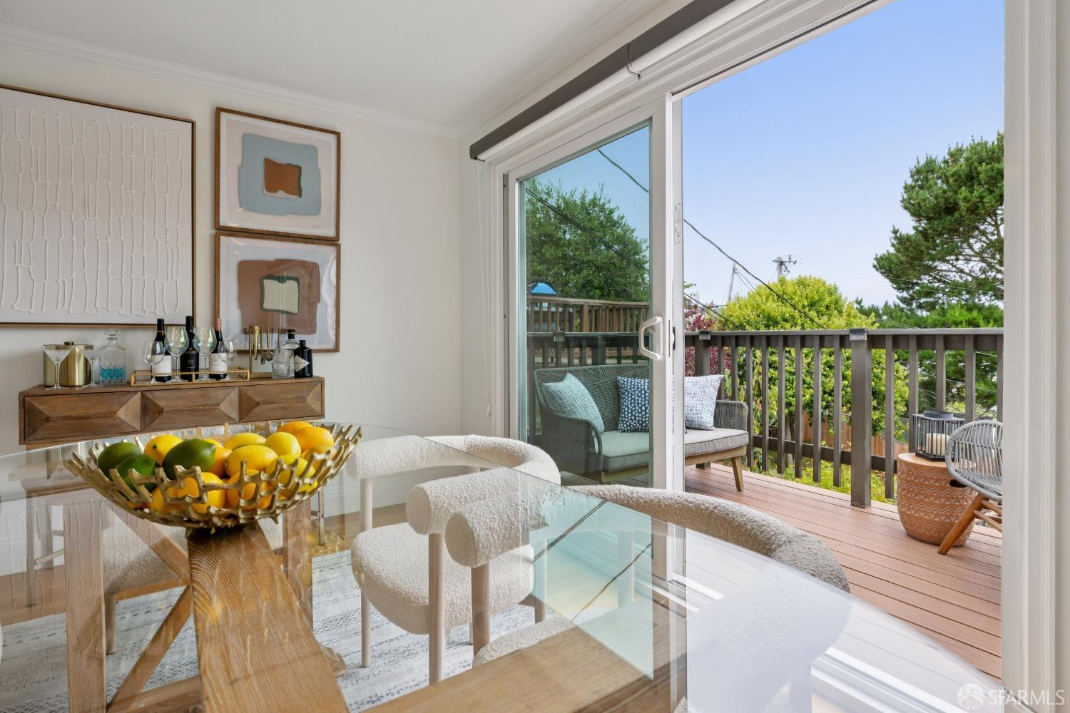 Detail Gallery Image 16 of 81 For 18 Cragmont Ave, San Francisco,  CA 94116 - 3 Beds | 3/1 Baths