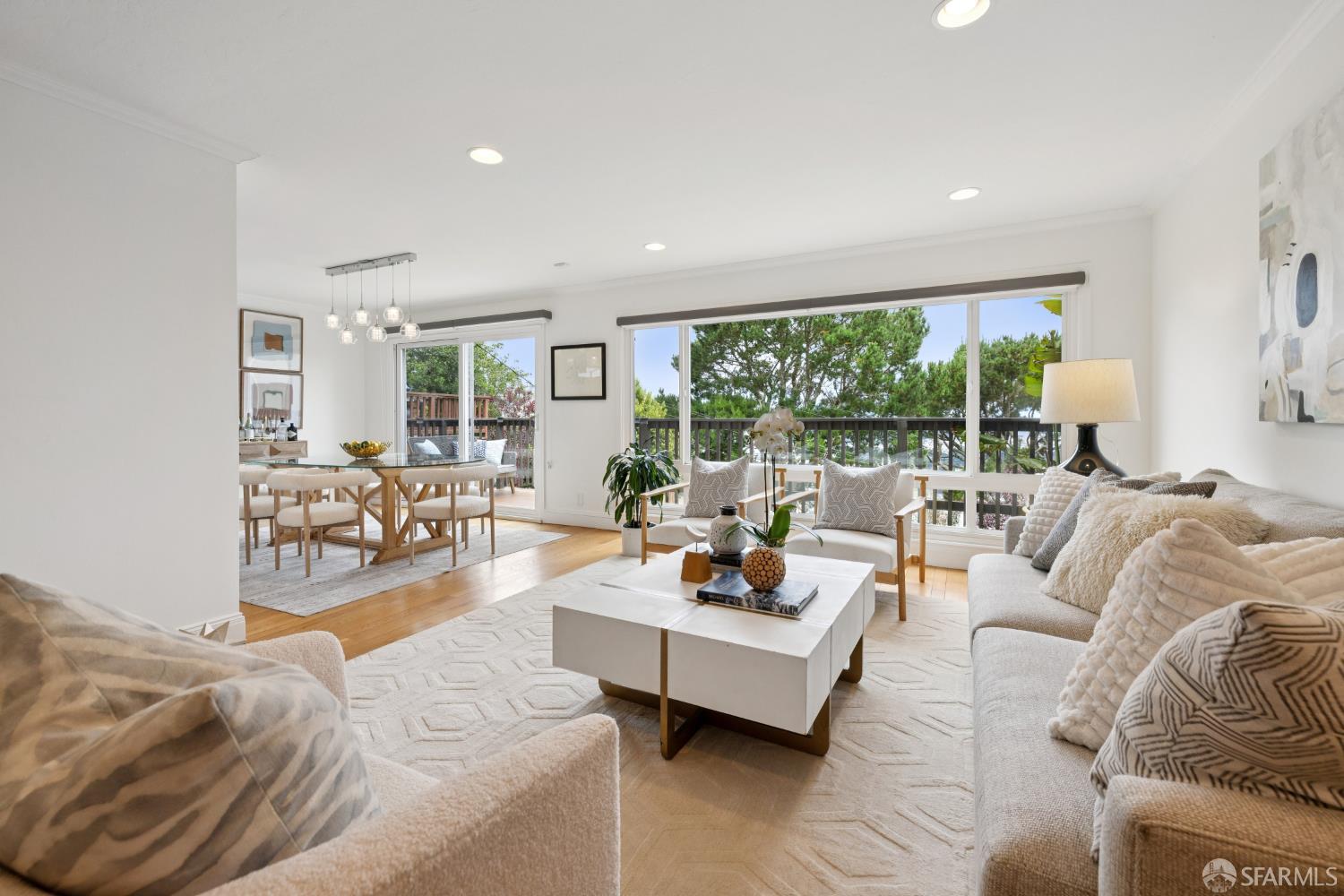 Detail Gallery Image 9 of 81 For 18 Cragmont Ave, San Francisco,  CA 94116 - 3 Beds | 3/1 Baths