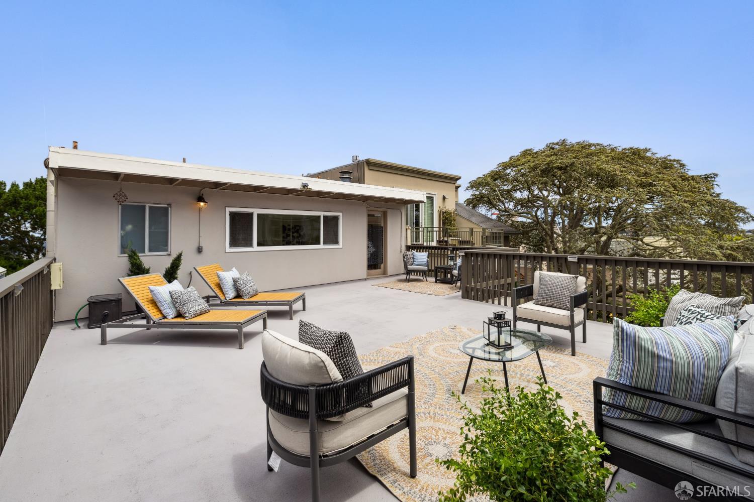 Detail Gallery Image 55 of 81 For 18 Cragmont Ave, San Francisco,  CA 94116 - 3 Beds | 3/1 Baths