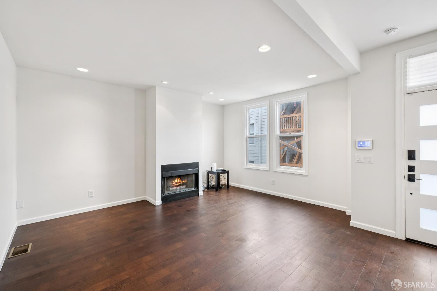 Detail Gallery Image 10 of 71 For 971 Filbert St, San Francisco,  CA 94133 - 4 Beds | 2/1 Baths