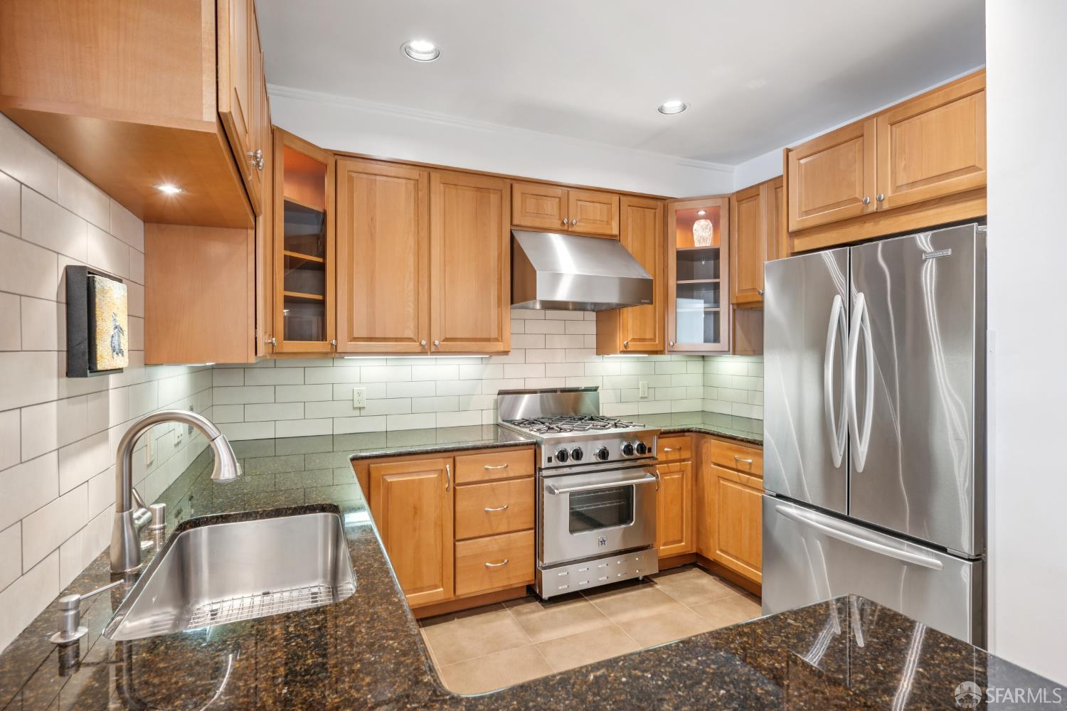 Detail Gallery Image 25 of 57 For 284 Union St, San Francisco,  CA 94133 - 2 Beds | 2 Baths