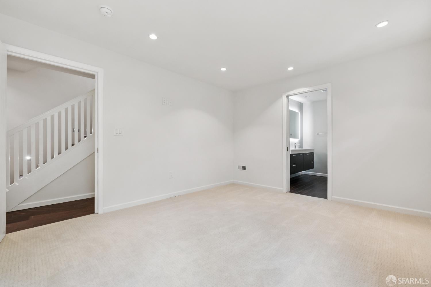 Detail Gallery Image 35 of 71 For 971 Filbert St, San Francisco,  CA 94133 - 4 Beds | 2/1 Baths