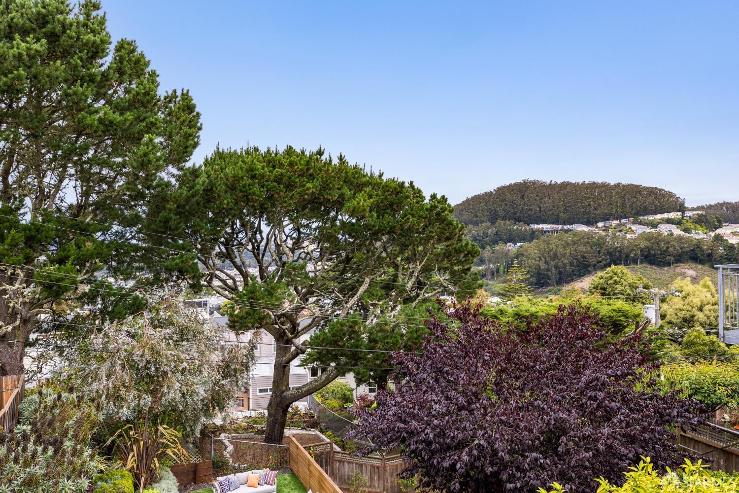 Detail Gallery Image 21 of 81 For 18 Cragmont Ave, San Francisco,  CA 94116 - 3 Beds | 3/1 Baths
