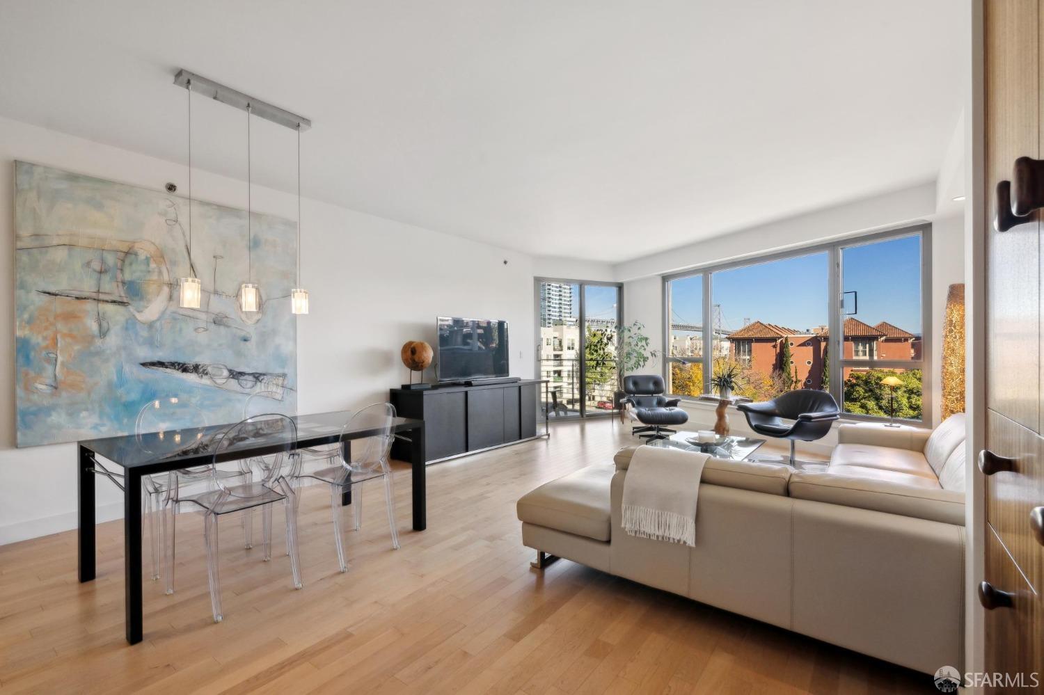 Photo #3: 425060636 Listing 