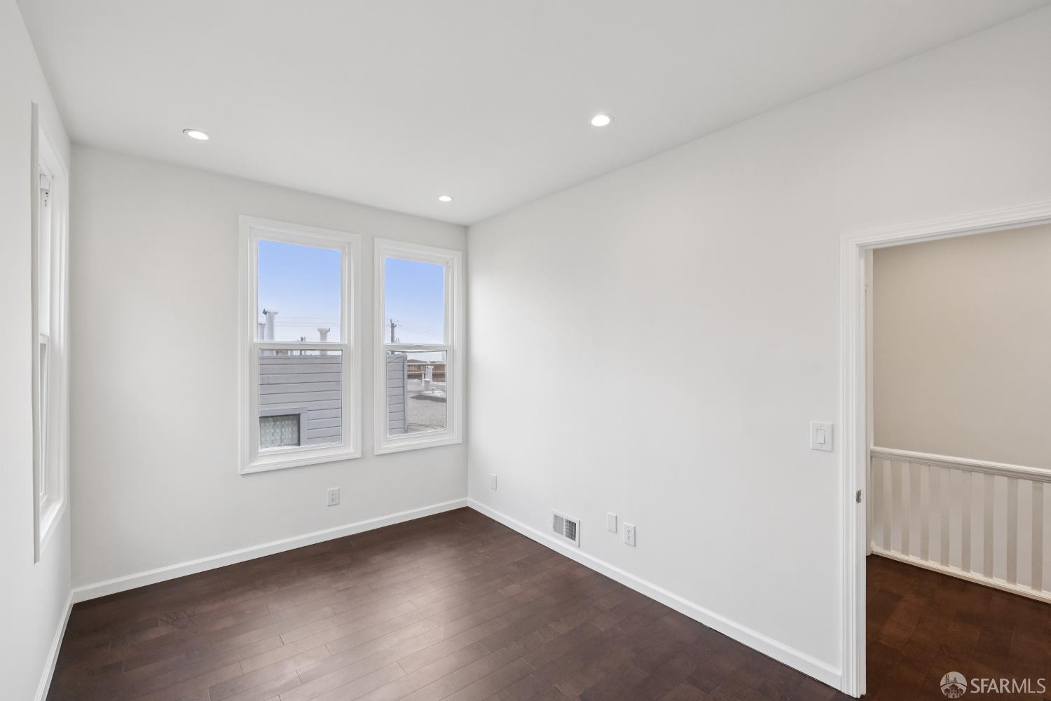 Detail Gallery Image 50 of 71 For 971 Filbert St, San Francisco,  CA 94133 - 4 Beds | 2/1 Baths