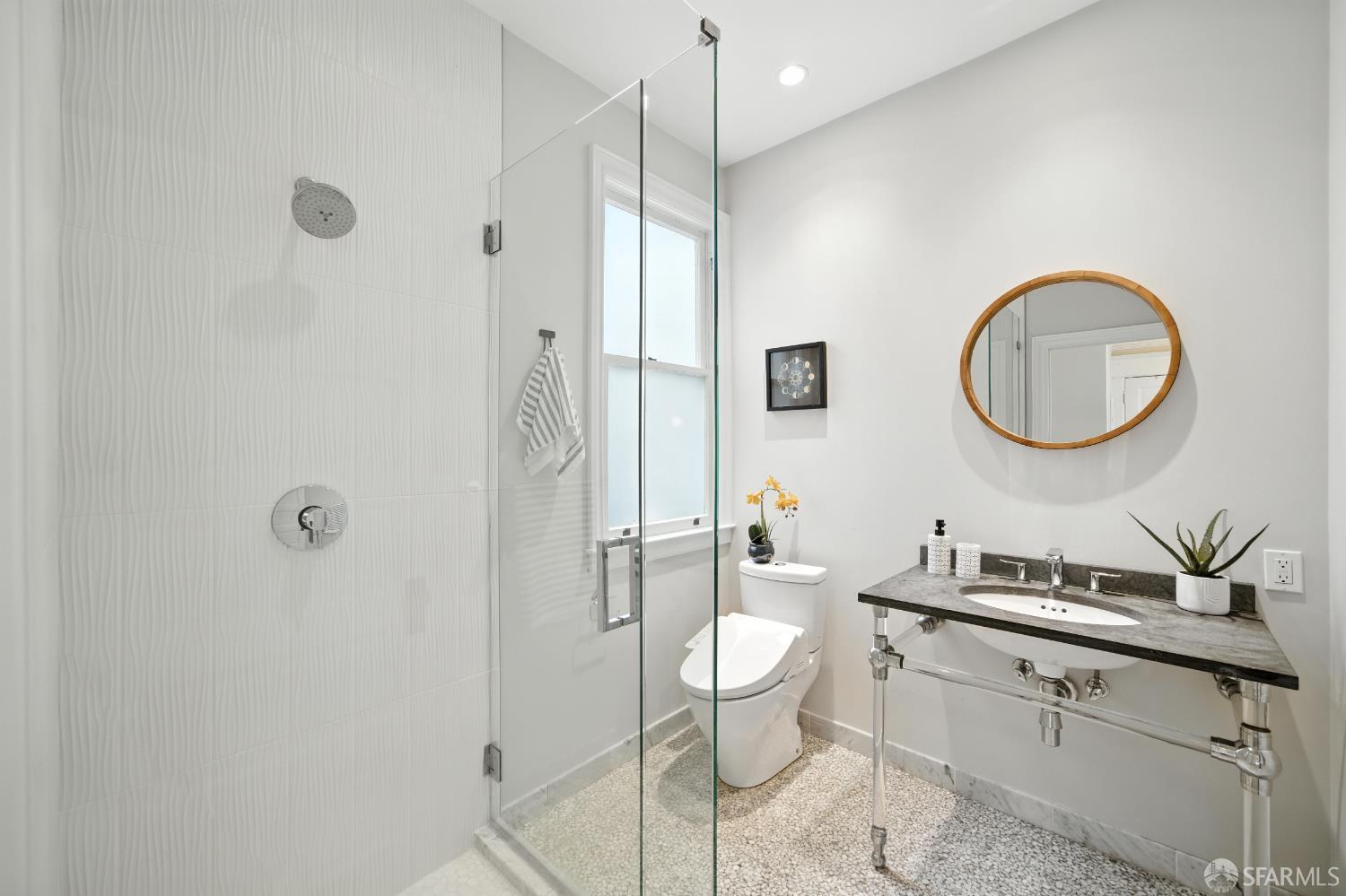 Detail Gallery Image 27 of 36 For 1207 Arguello Blvd, San Francisco,  CA 94122 - 3 Beds | 2/1 Baths