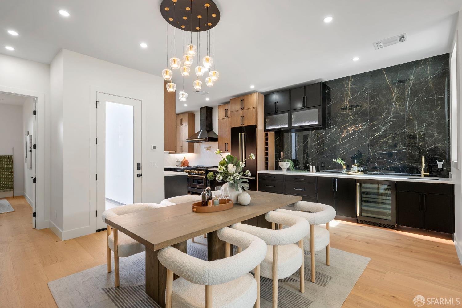Detail Gallery Image 14 of 98 For 3237 Harrison St, San Francisco,  CA 94110 - 4 Beds | 4 Baths