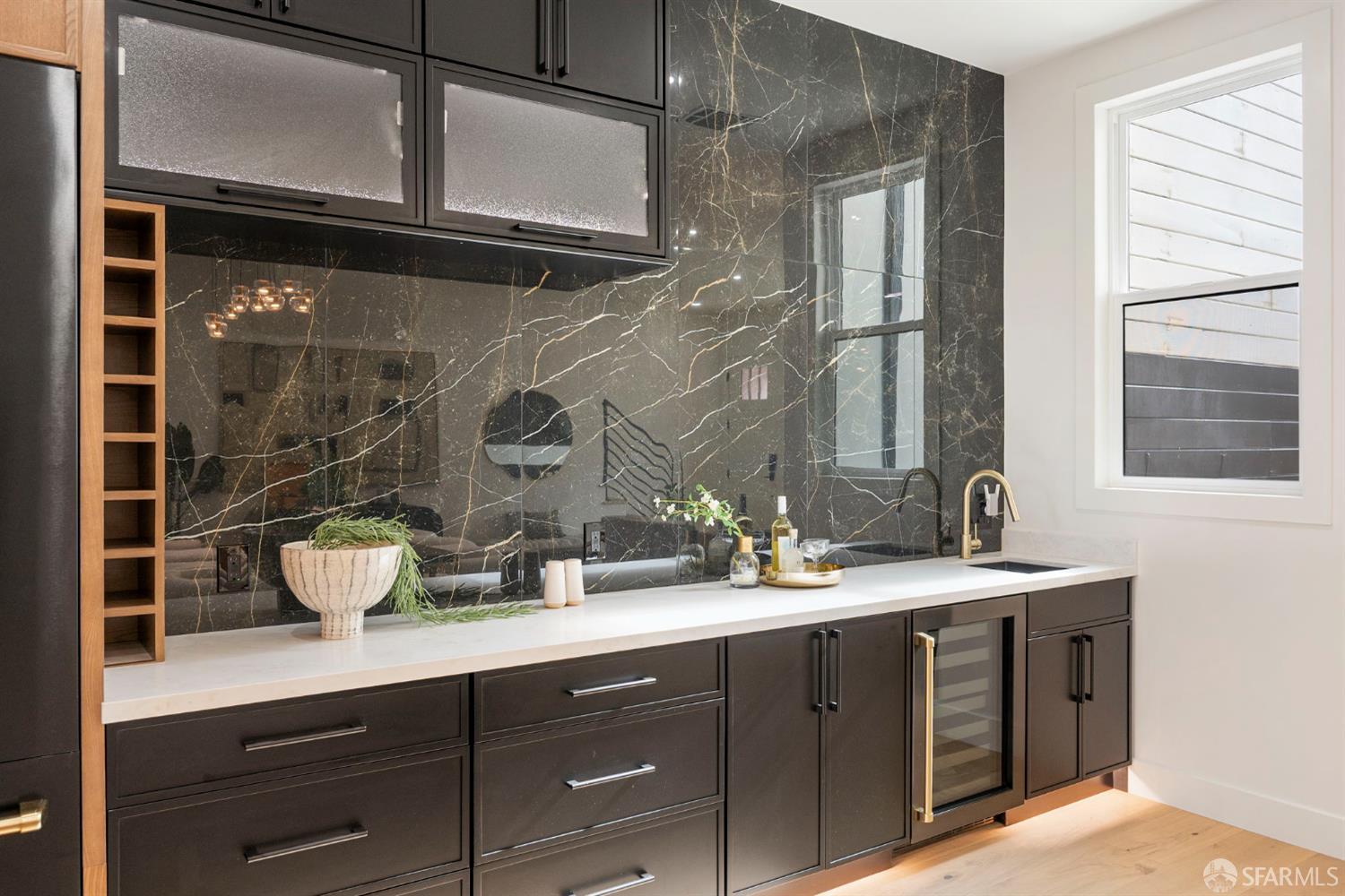 Detail Gallery Image 17 of 98 For 3237 Harrison St, San Francisco,  CA 94110 - 4 Beds | 4 Baths