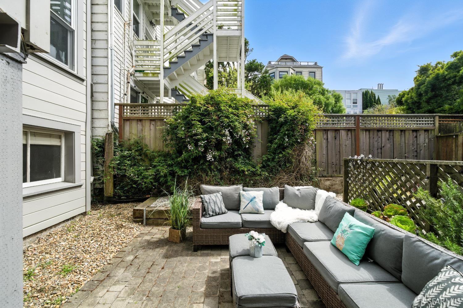 Detail Gallery Image 24 of 36 For 1207 Arguello Blvd, San Francisco,  CA 94122 - 3 Beds | 2/1 Baths